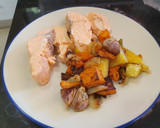 Foto del paso 3 de la receta: Salmón al vapor con sabor y verduras al horno