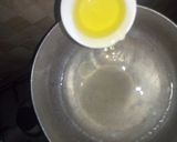 A picture of step 2 of Tear drop milk candy.