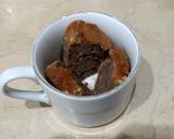 A picture of step 2 of Diet custard with diet cake.