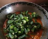 A picture of step 5 of Bhindi Do Pyaza.