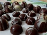Bombones de chocolate rellenos de rompope