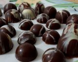Foto del paso 4 de la receta: Bombones de chocolate rellenos de rompope