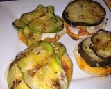 Foto del paso 3 de la receta: Pizzetas con berenjenas y zapallitos grillados