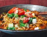 Foto langkah ke 12 dari resep Mie Aceh Spesial ala Rumah Kami.