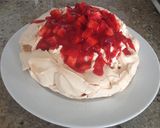 A picture of step 9 of Strawberry pavlova.