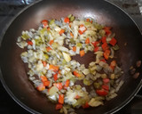 Foto del paso 2 de la receta: Tortitas de germinados con verduras y guarnición