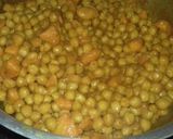 A picture of step 5 of Dahi chana chaat .