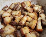 A picture of step 1 of Homestyle Braised Pork Belly.