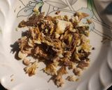 লাউ খোসা ইলিশ মাছের ল্যাজা দিয়ে ভাজি (lau khosa illish macher lyaja bhaji recipe in Bengali) রেসিপির ধাপ 2 ছবি