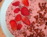 Foto langkah ke 3 dari resep Strawberry Smoothie dengan Yogurt.