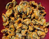 Foto langkah ke 1 dari resep Tumis Kerang Cabai Hijau.