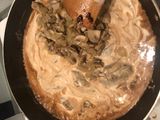 Espaguetis en salsa con ternera y champiñones 🍄