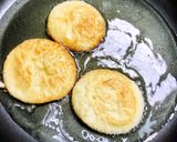 Hình bước làm 2 của món Bánh Bột Mì