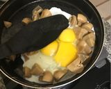 Foto del paso 4 de la receta: Champiñones con huevos y ensalada verde