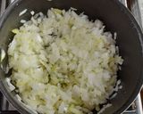 Foto del paso 1 de la receta: Salsa Portuguesa con Crema