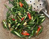 Foto langkah ke 3 dari resep Oseng Tahu Kacang Panjang.