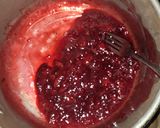 Foto langkah ke 2 dari resep Strawberry Cheesecake No Bake.