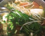 Hình bước làm 2 của món Canh chua cá sake Nhật