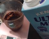Foto langkah ke 2 dari resep Es Coklat Creamy Sat Set.