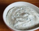 Une image de l'étape 2 de Sauce au fromage blanc et ciboulette.