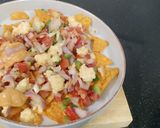 A picture of step 2 of Cheesy Nachos Fireless.