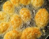 Foto del paso 3 de la receta: Bocaditos de arroz relleno de queso