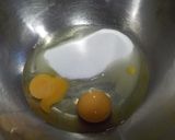 Foto del paso 2 de la receta Bizcocho de mermelada de arándanos y manzana