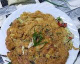 Foto langkah ke 4 dari resep Telur dadar kol daun bawang.