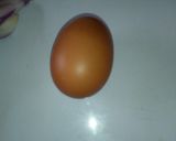 A picture of step 2 of Potched eggs.