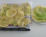 Foto del passaggio 2 della ricetta Involtini di verza con patate e scamorza su letto di vellutata di zucca
