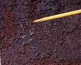 Foto langkah ke 6 dari resep 19. Brownies Kukus Ny. Liem Nyoklat, Lembut dan Nikmat.