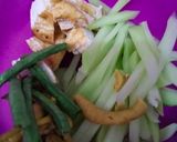 Foto langkah ke 1 dari resep Lontong Gulai Campua (labu siam, kacang panjang, tahu, usus).