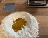 Foto del passaggio 1 della ricetta Chiacchiere semplici veloci e senza uova