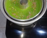 Foto langkah ke 7 dari resep Bolu Pisang Pandan Kukus No Mixer.