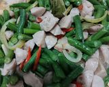 Foto langkah ke 3 dari resep Tumis Kacang Panjang Baso Sapi.
