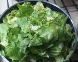 Foto del paso 2 de la receta: Tortilla de lechuga y algo más