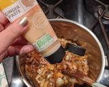 A picture of step 4 of Japanese DASHI chicken curry.
