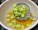 Foto langkah ke 2 dari resep Tongkol kecap pedas.