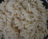 Foto langkah ke 3 dari resep Macaroni Bolognise simpel.