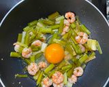 Foto del paso 3 de la receta: Revuelto de ajete con huevos