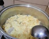 Foto langkah ke 3 dari resep Daun Katuk Kuah Telur.