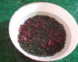 A picture of step 1 of Dal Makhani.