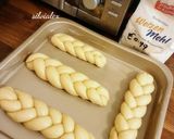 Foto langkah ke 6 dari resep Jalapeno Cheddar Cheese Braid Bread.