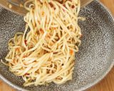 Foto langkah ke 5 dari resep Mie Aglio E Olio.