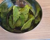 Une image de l'étape 1 de Salade de melon et mozza à la menthe.