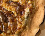 Hình bước làm 4 của món Pizza Heo Muối và Kem Chua - Guanciale & Sour Cream Pizza