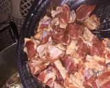 A picture of step 1 of Beef corn soup.