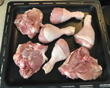 Foto del paso 2 de la receta: Muslos y contramuslos de pollo asado a la cerveza