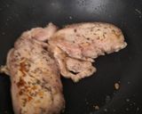 Foto del paso 10 de la receta: Pechuga con almendra y dátiles en salsa sojaperrins