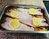 Foto del paso 3 de la receta: Lubina en tartera 🐟 🍅 🫑 🧅 🧄 🥔 🐟